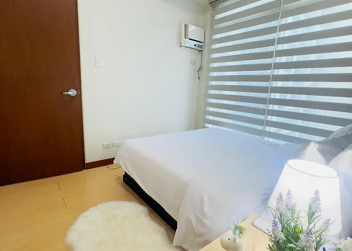Luxe 1br Bgc With Balcony * Manila