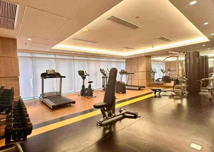 Luxe 1br Bgc With Balcony Manila