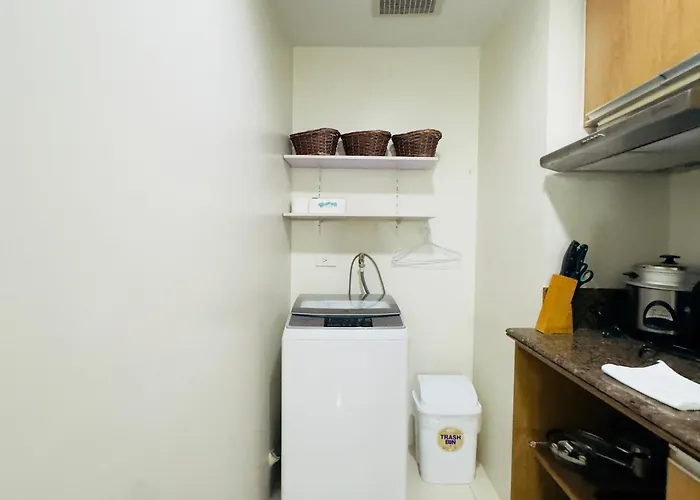 Luxe 1br Bgc With Balcony Manila