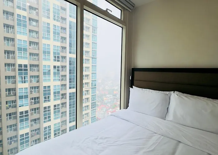 Luxe 1br Bgc With Balcony Apartamento Manila