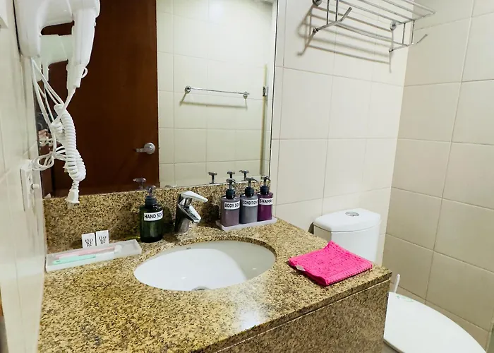Luxe 1br Bgc With Balcony