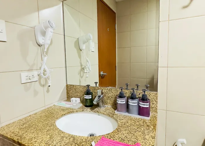 Luxe 1br Bgc With Balcony Apartamento Manila