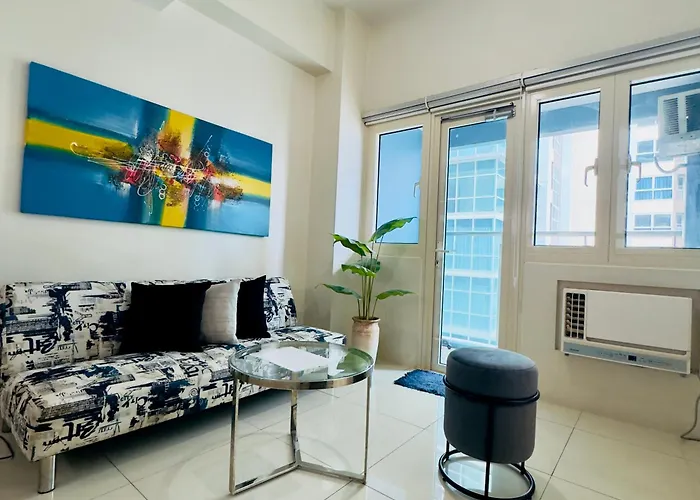 Luxe 1br Bgc With Balcony Apartamento