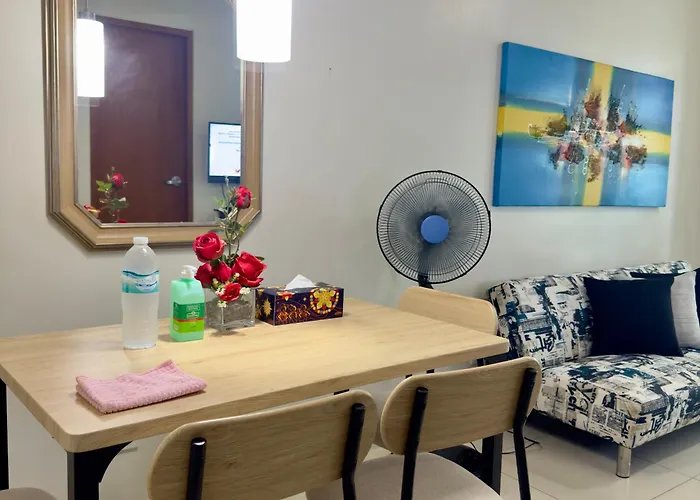 Luxe 1br Bgc With Balcony Apartamento Manila