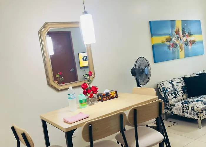 Luxe 1br Bgc With Balcony Manila